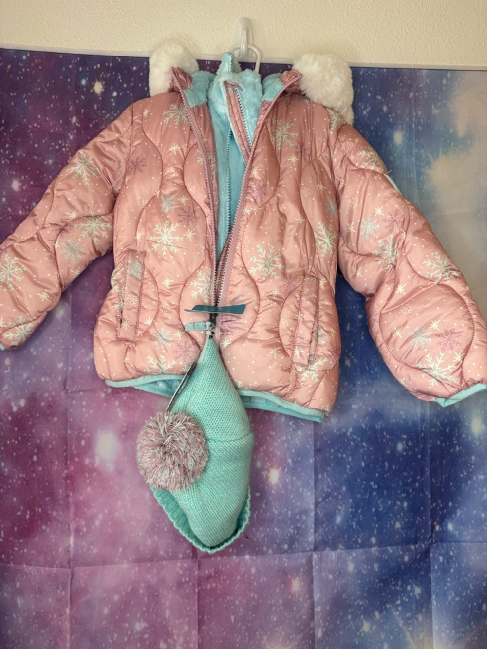 New snozu jacket and hat